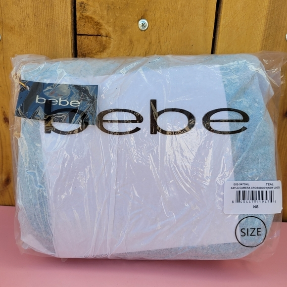 New bebe Kayla New Logo Camera Crossbody Teal Color - Picture 10 of 10